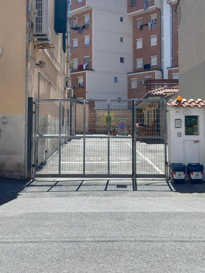 "La Casita", 2 Floors Apartment, Private Parking 1 Car Or 2 Bikes, Air-Cond And Terrace Ліворно Екстер'єр фото